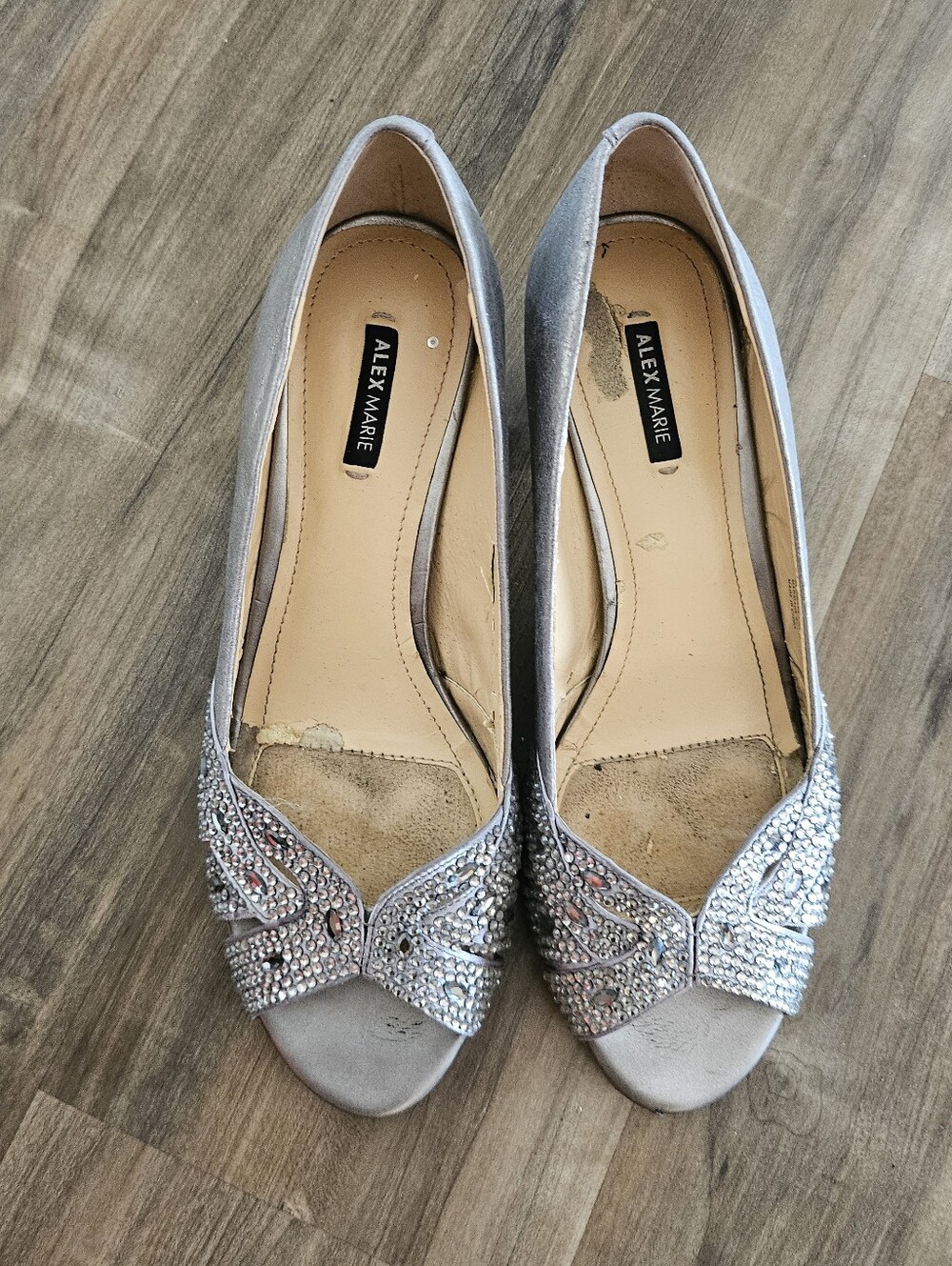 ALEX MARIE Symone Women's Size 7.5 Studded Silver Gray Ceylon Pumps Shoes